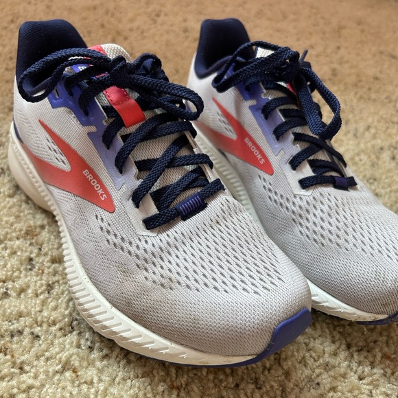 Brooks Launch 8 - Picture 6 of 7